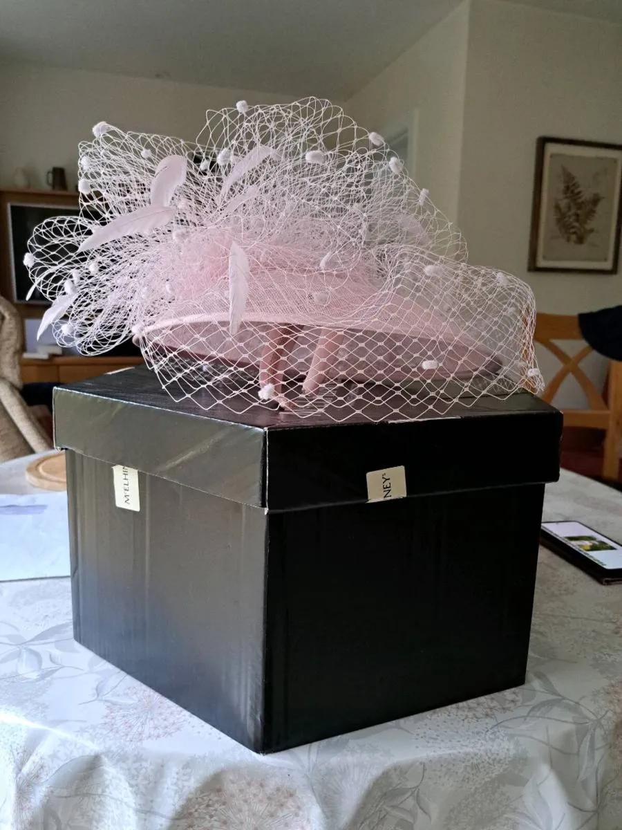 Wedding hat - Image 2