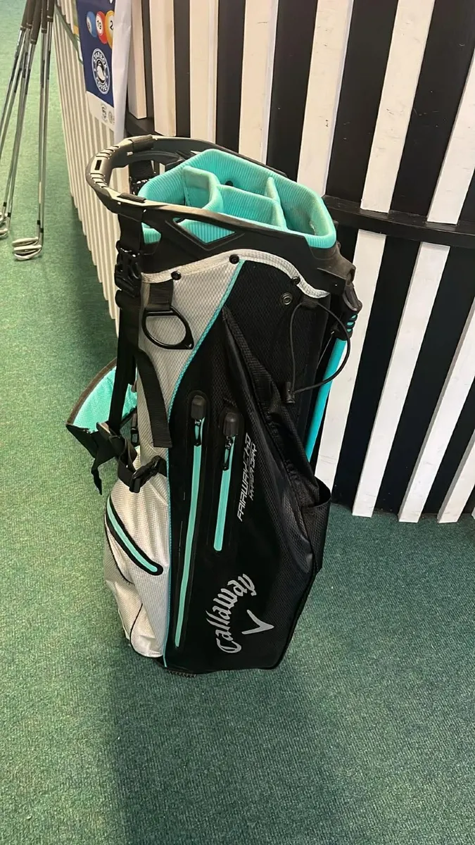 Callaway Hyperdry Standbag Second Hand Only €149 - Image 2
