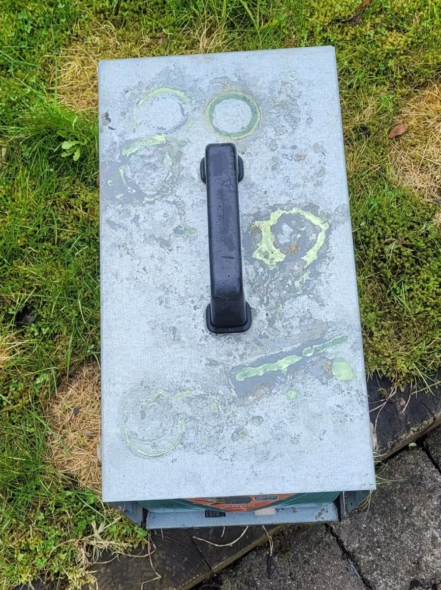 Savanne 2000 battery electric fencer - Image 4