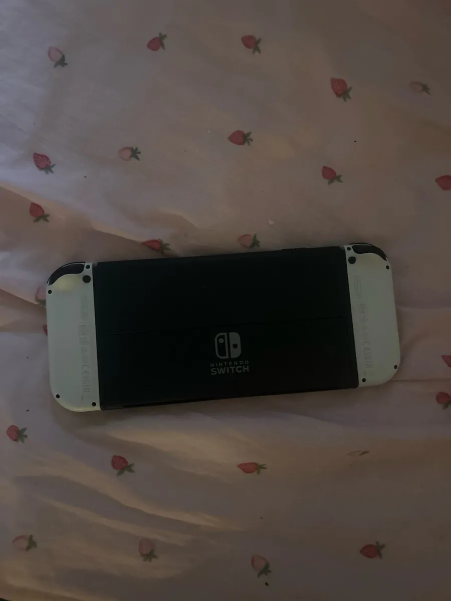 Nintendo Switch Oled with box - Image 2