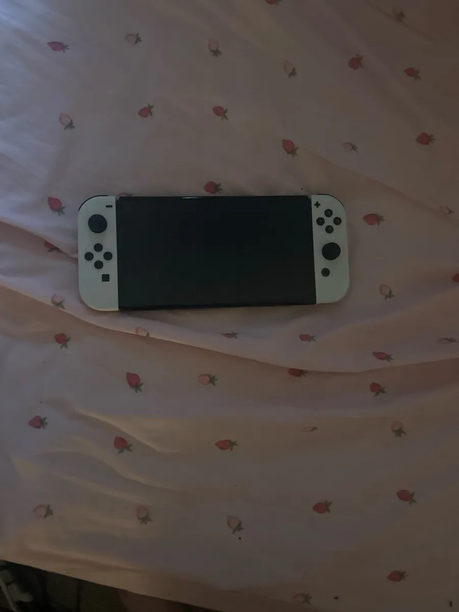 Nintendo Switch Oled with box - Image 1