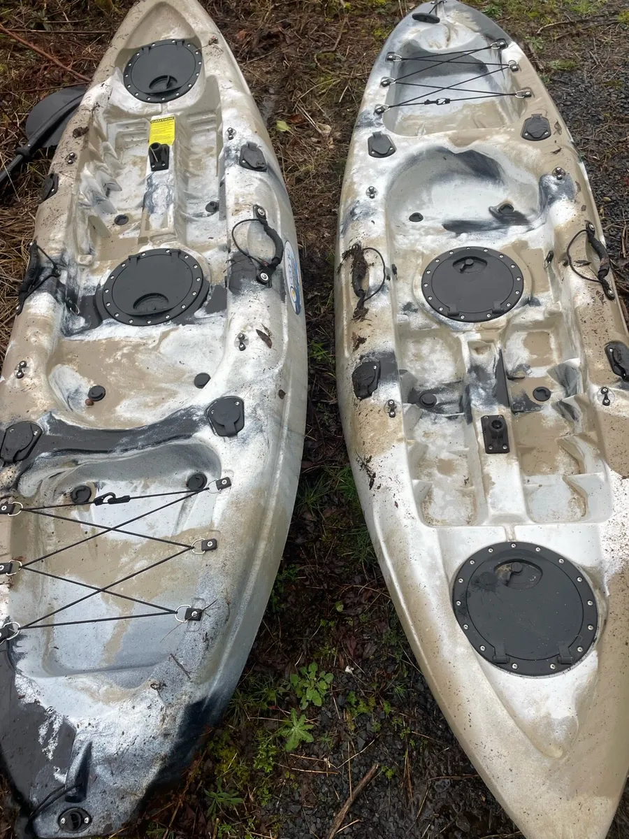 2 kayaks