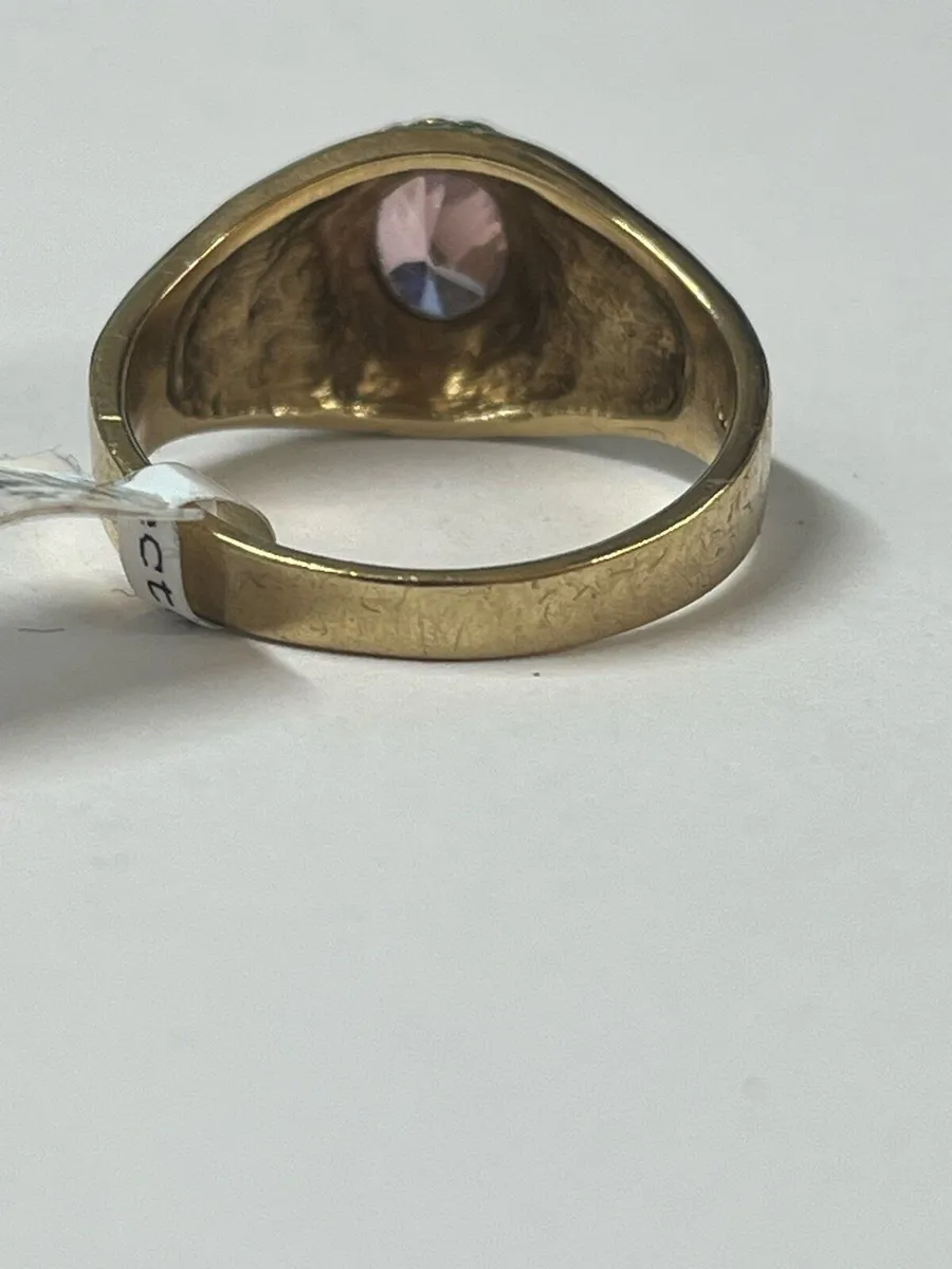 9k gold ring with pink stone. - Image 4