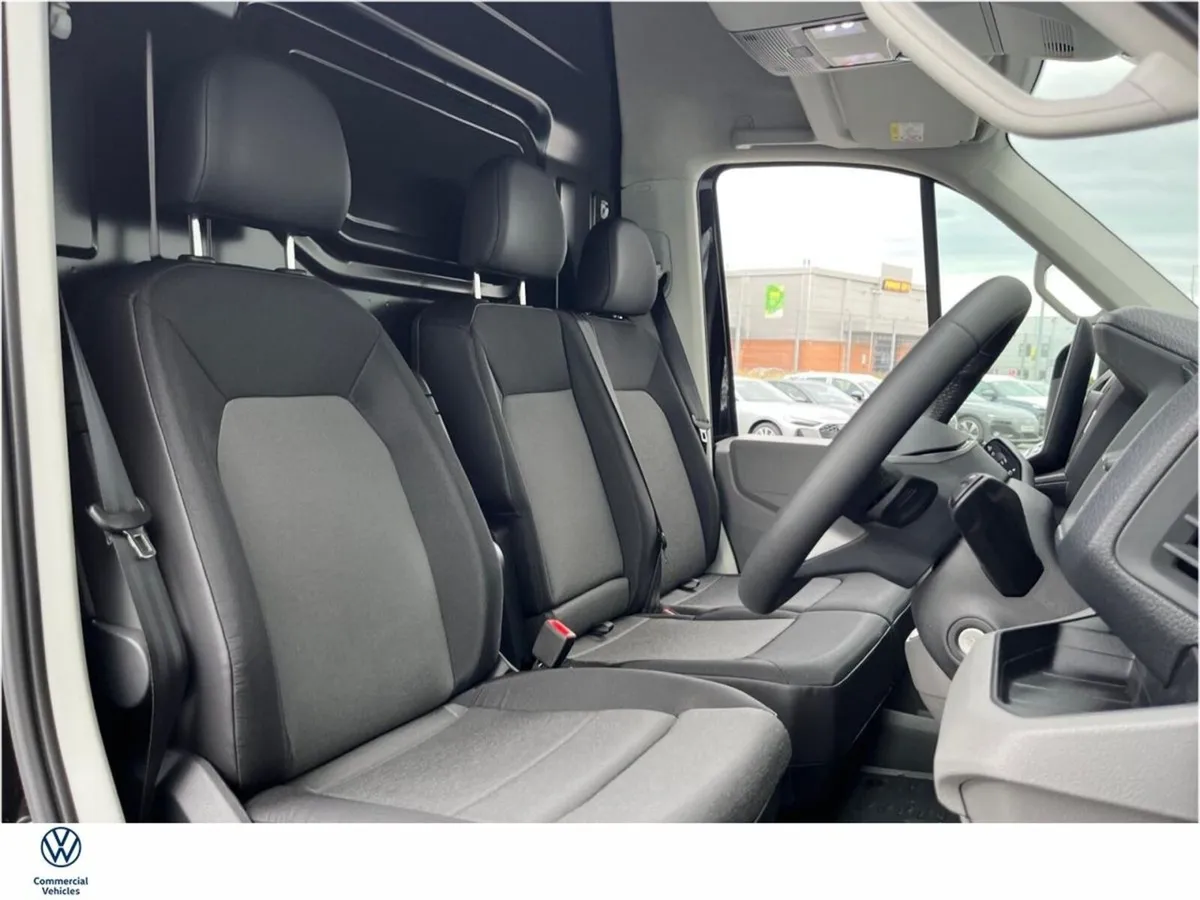 Volkswagen Crafter 4MOTION HIGHLINE T35 MWB HR 177 - Image 2