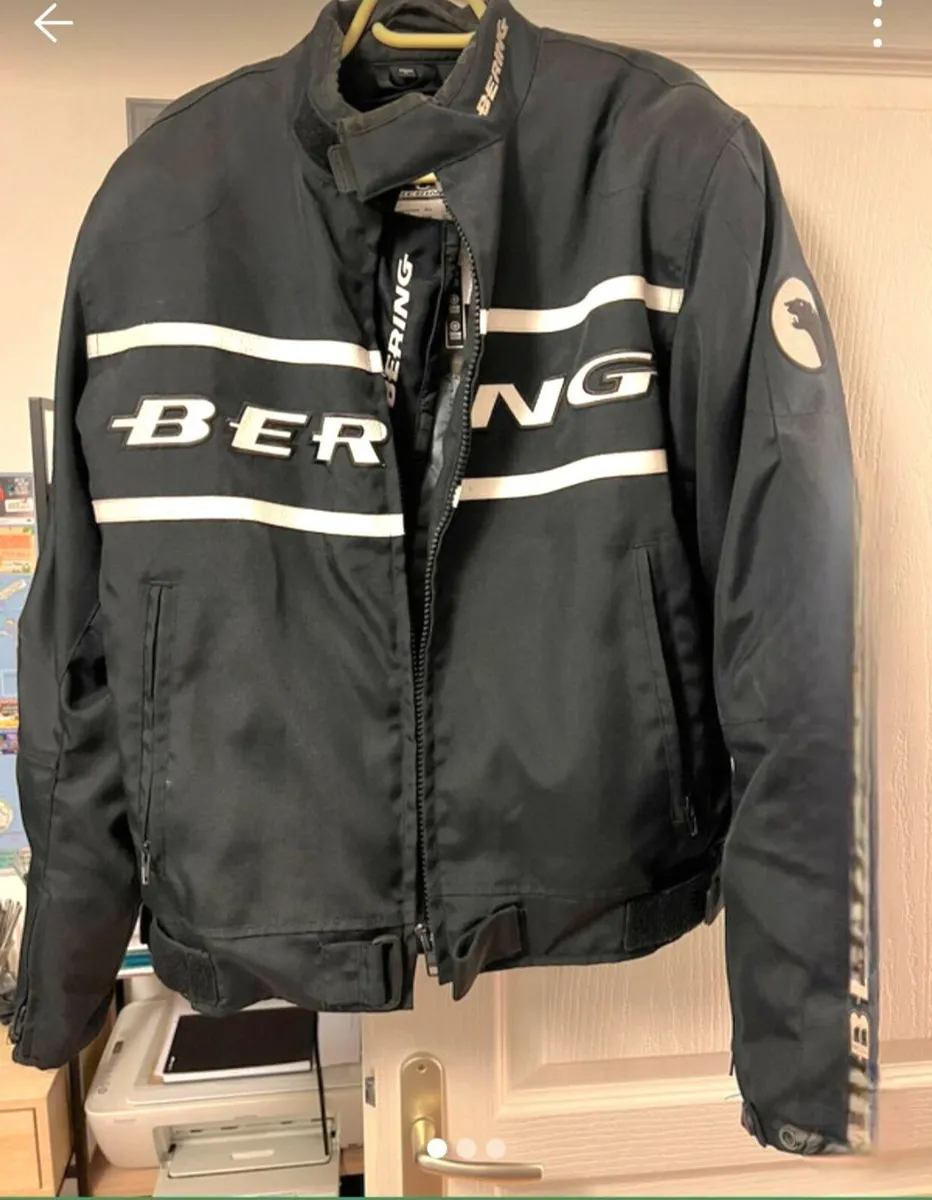 Bering Motorcycle Jacket as new M//L - Image 3