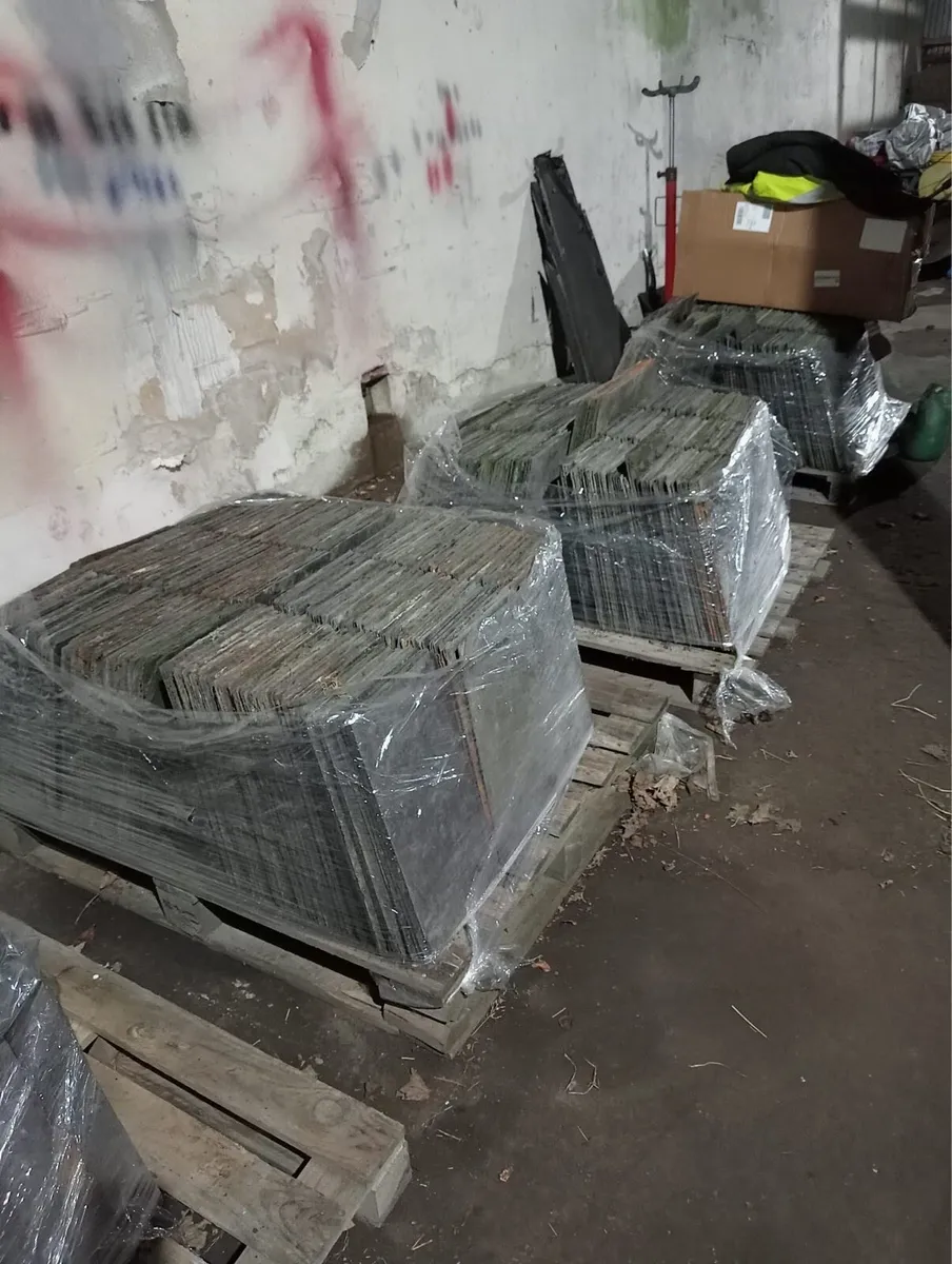 Spanish slates - Image 1