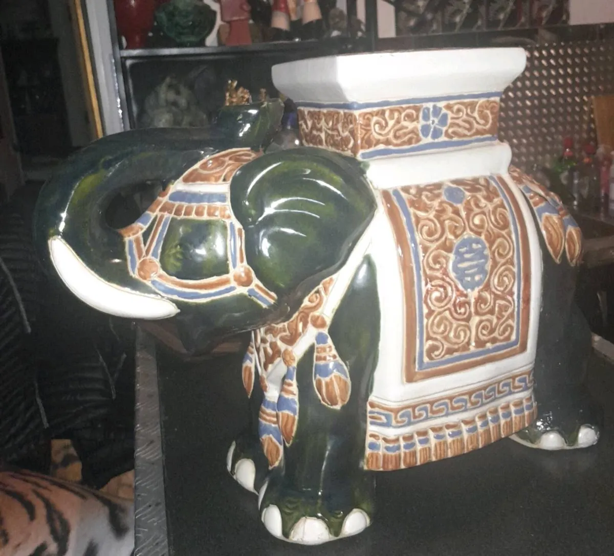 Large elephant stand - Image 1