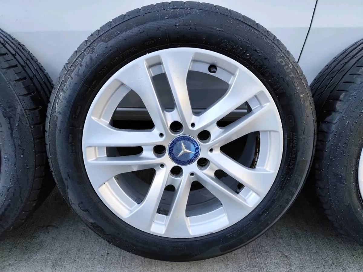 Mercedes alloy wheels - Image 3