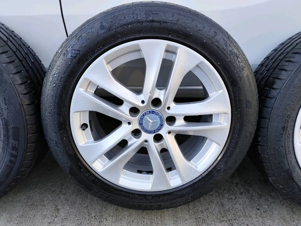Mercedes alloy wheels - Image 4