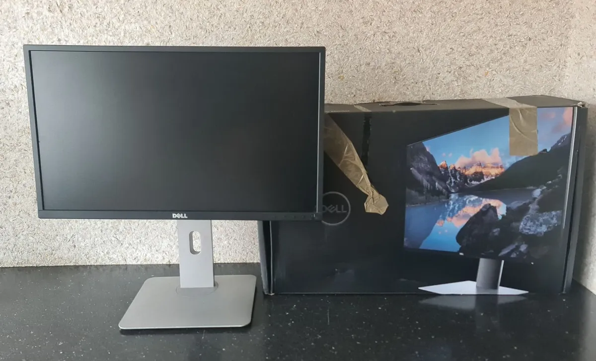 Dell 23" Full HD IPS Monitor – Ergonomic Stand - Image 3