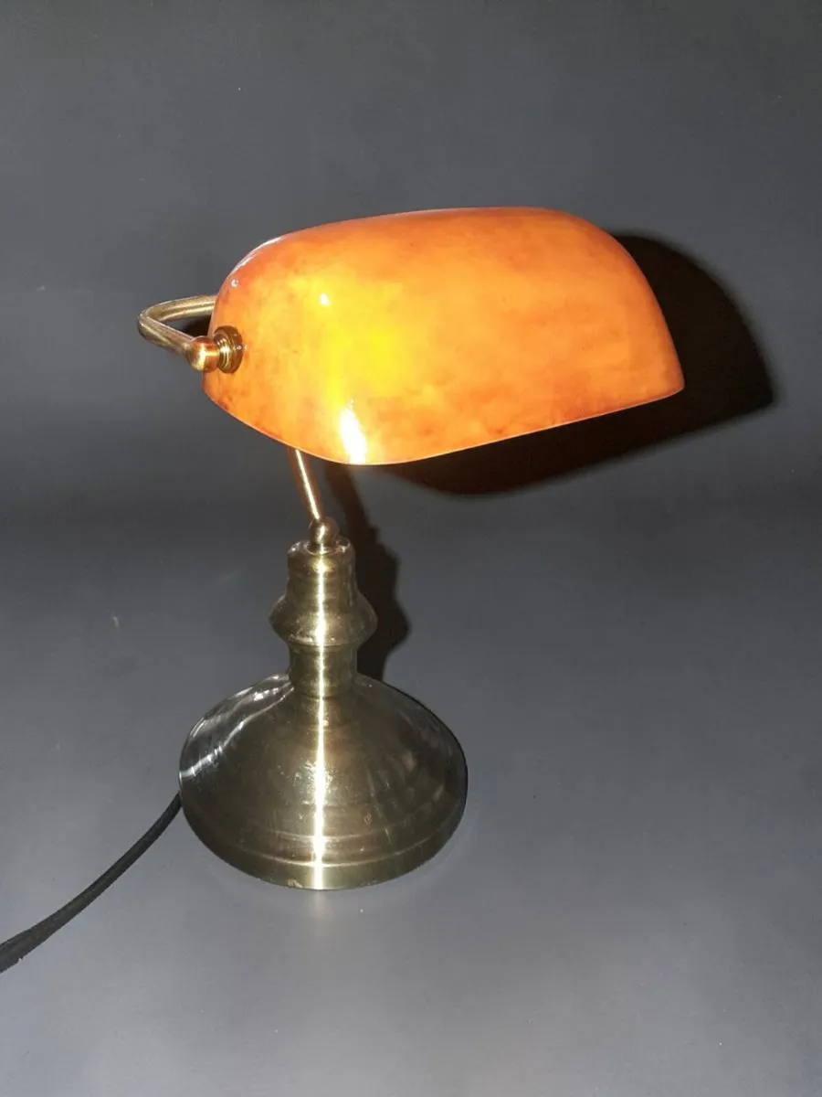 Marbled amber glass banker's lamp - Image 3