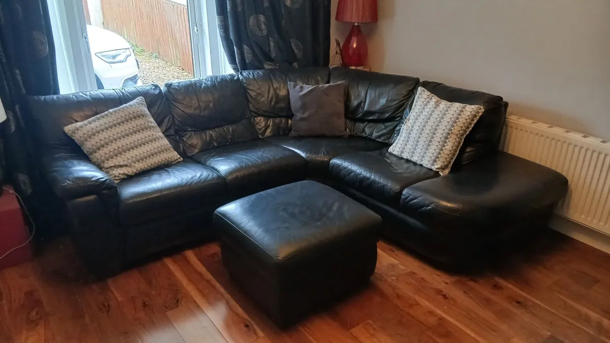 Corner sofa black leather with foot stool - Image 4
