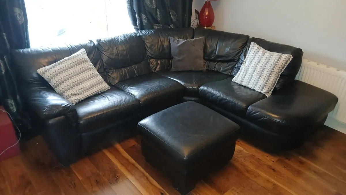 Corner sofa black leather with foot stool - Image 1