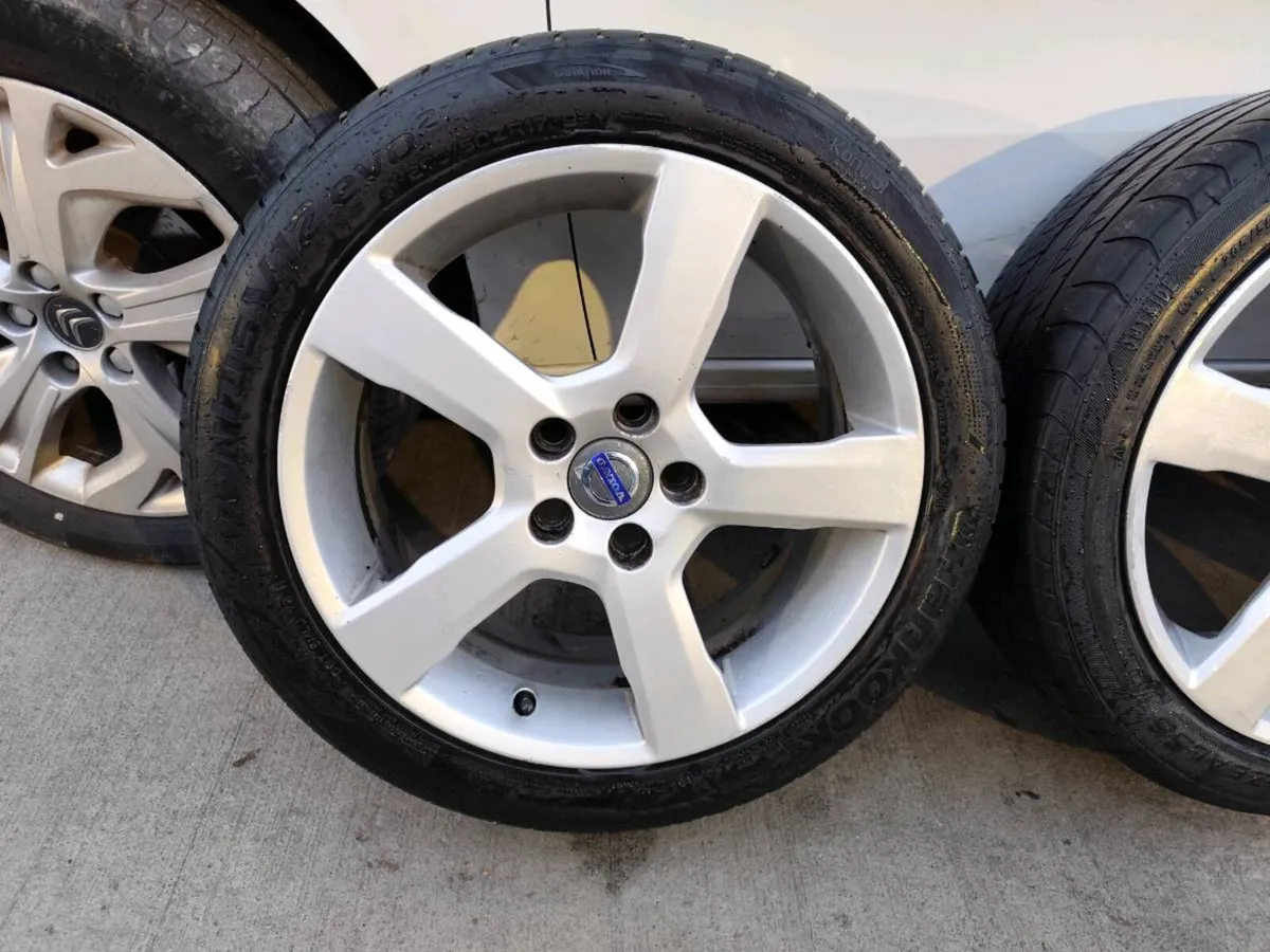 17" Volvo, Ford alloy wheels - Image 2