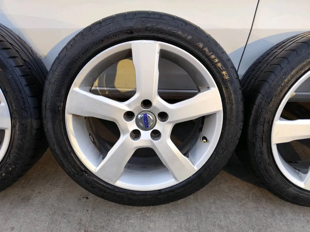 17" Volvo, Ford alloy wheels - Image 3