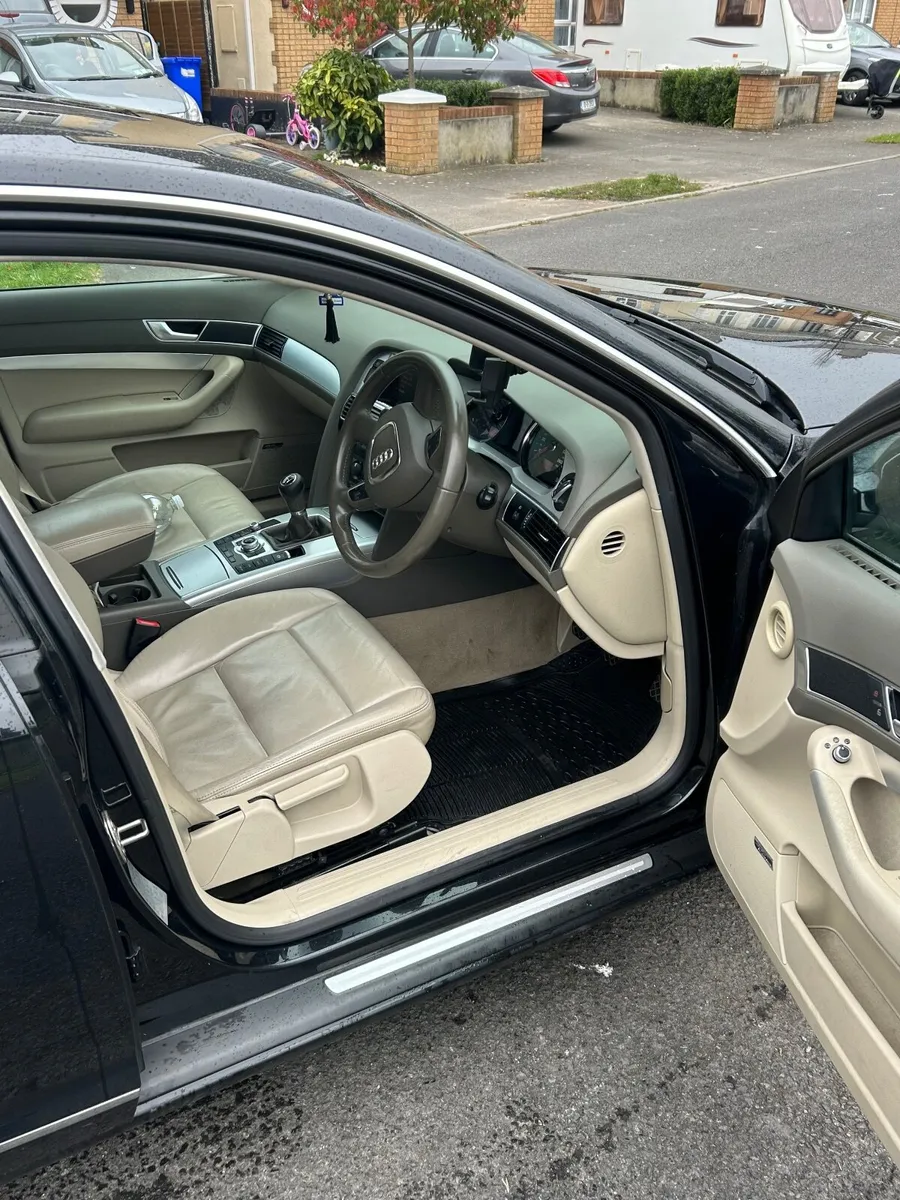 Audi A6  2011 - Image 3