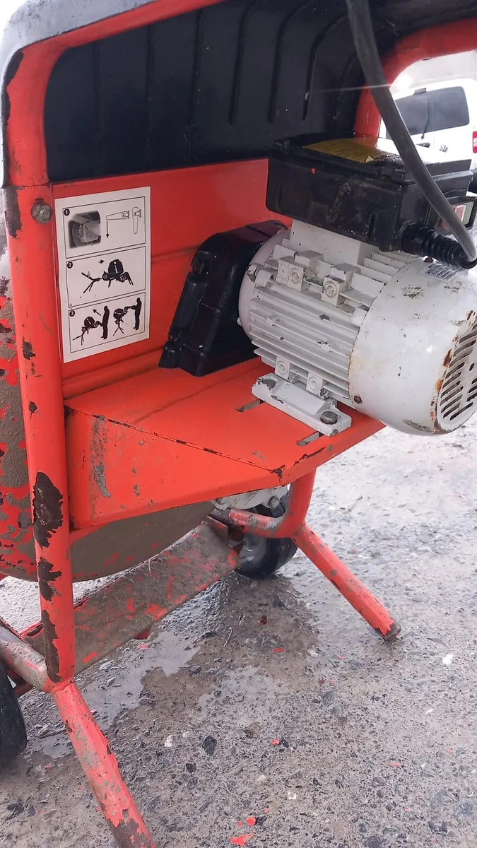 Cement mixer and stand - Electric 110v - Image 2