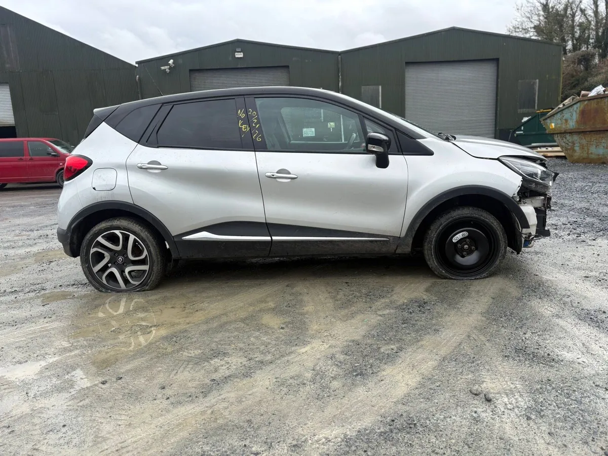 2017 Renault Captur 1.5 diesel automatic - Image 2