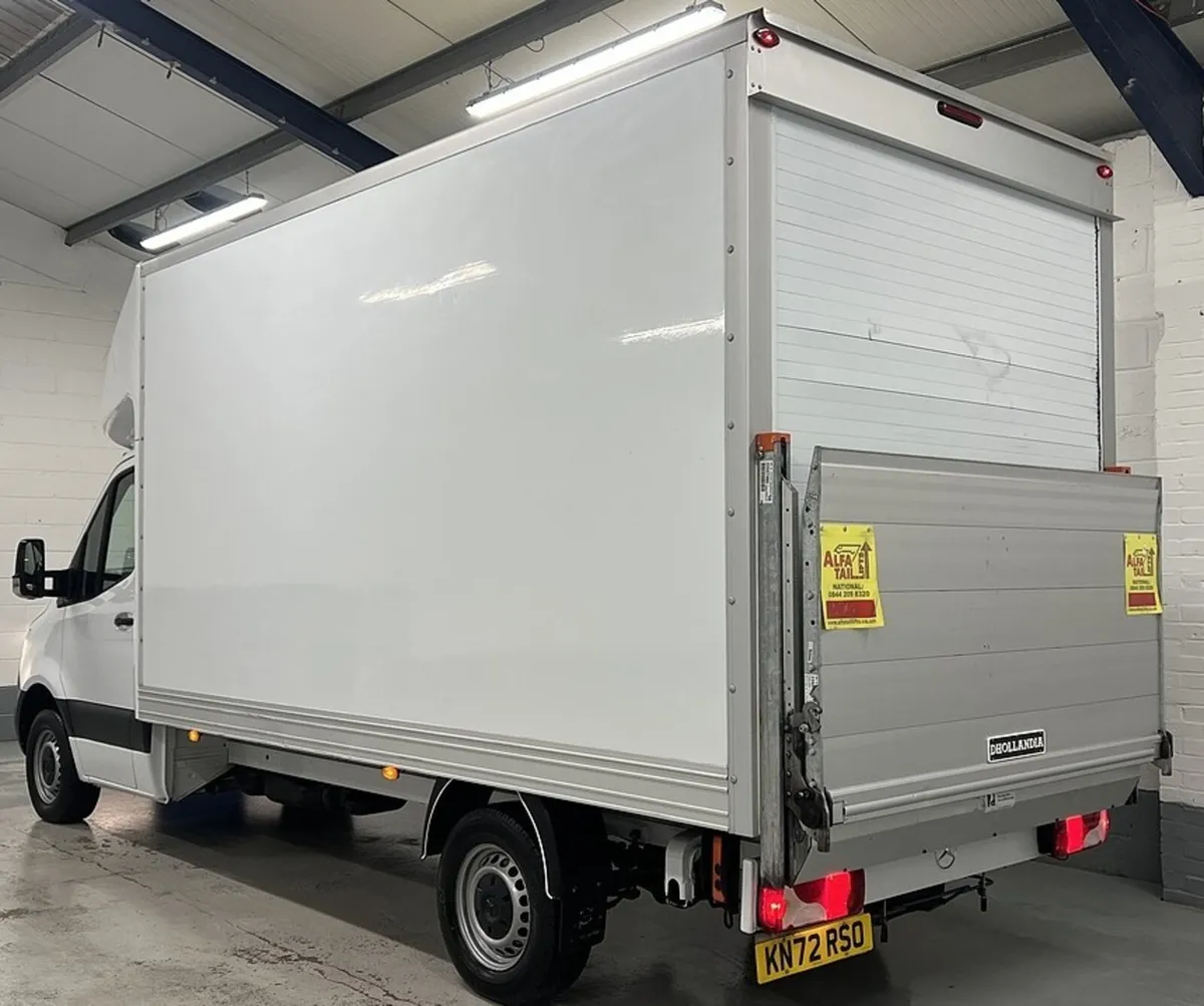 2022 Mercedes-Benz Sprinter Luton Box Van - Image 3