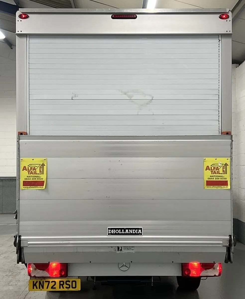 2022 Mercedes-Benz Sprinter Luton Box Van - Image 2