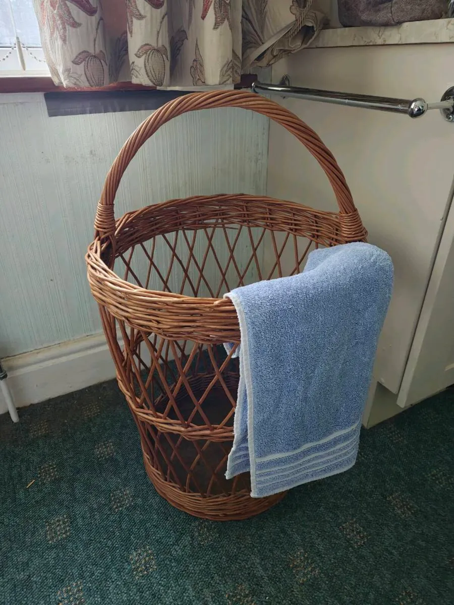 Large Wicker Laundry / Storage Basket with Handle - Image 1