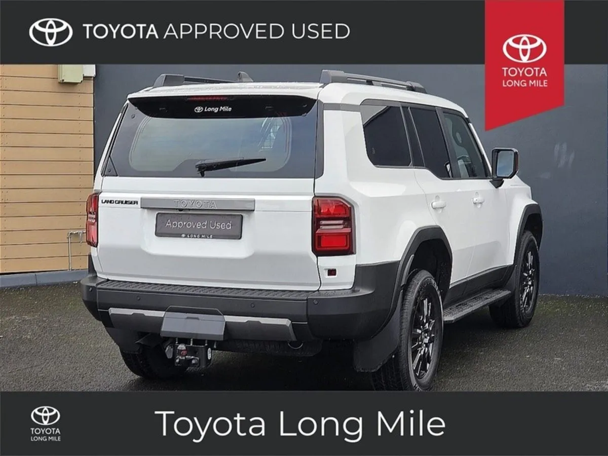 Toyota Land Cruiser 2.8 LWB Auto with VAT Invoice - Image 3