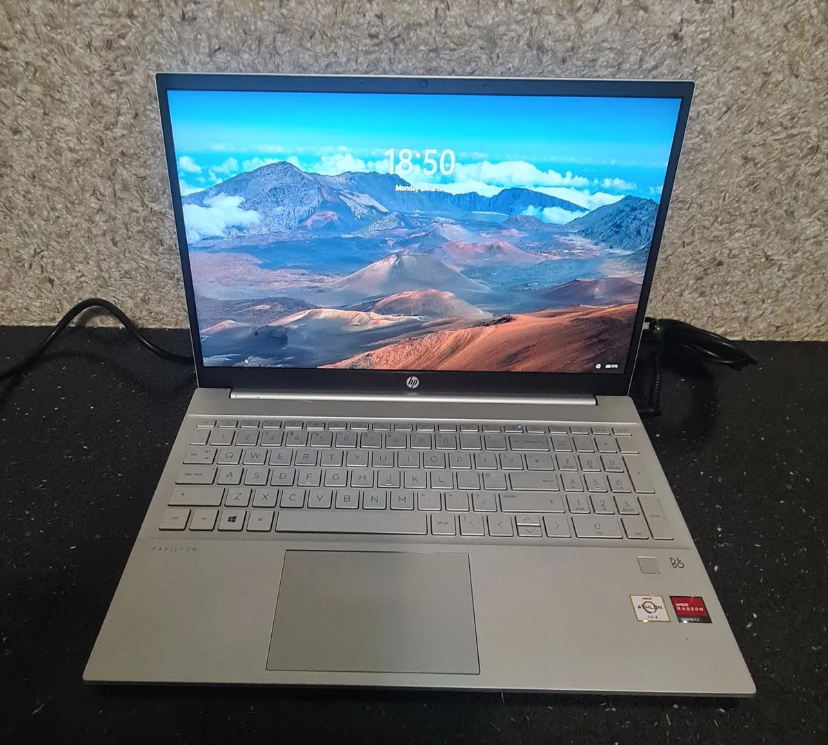 HP Pavilion 15-eh0xxx | 15.6" Touchscreen | B&O Au - Image 1