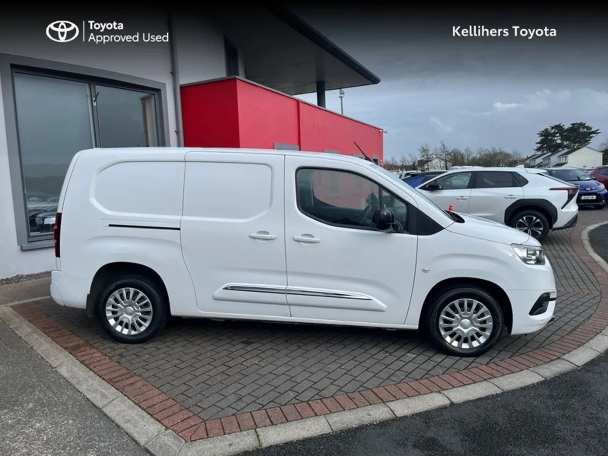 Toyota Proace City 1.5 Manual GX LWB VAT - Image 3
