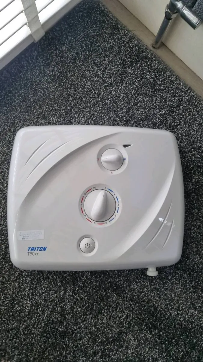 Triton T90xr Electric Shower - Image 1