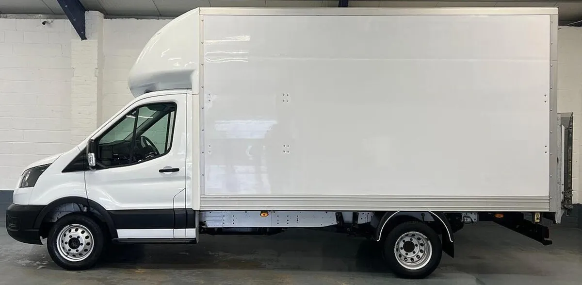 2022 Ford Transit Luton Box Van - Image 4