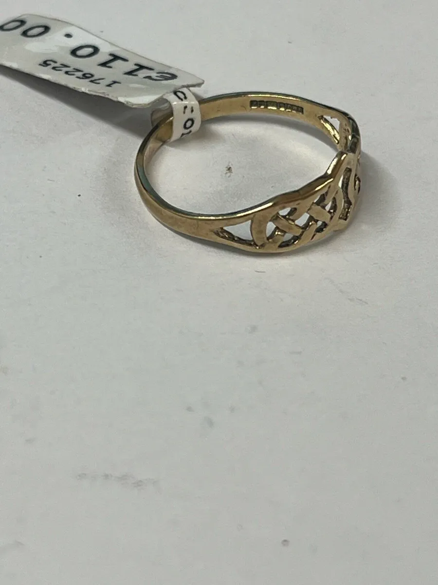9k gold ring with Celtic design - Image 3