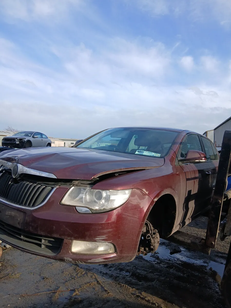 11 Skoda Superb BREAKING / PARTS - Image 1