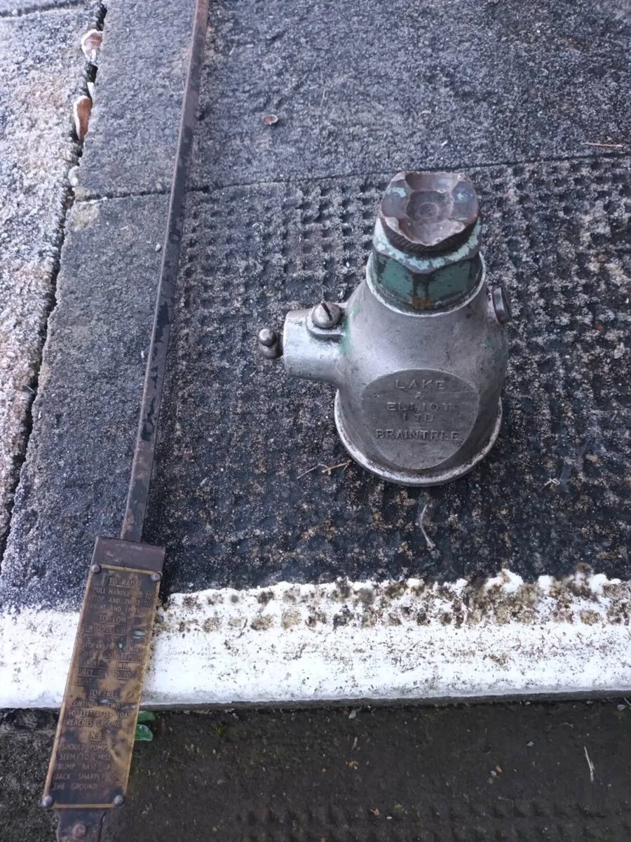 Vintage Car Jack - Image 1