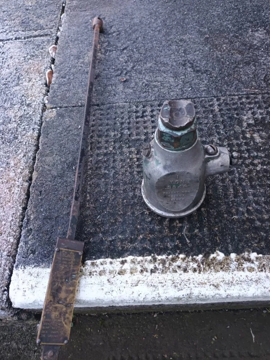 Vintage Car Jack - Image 2