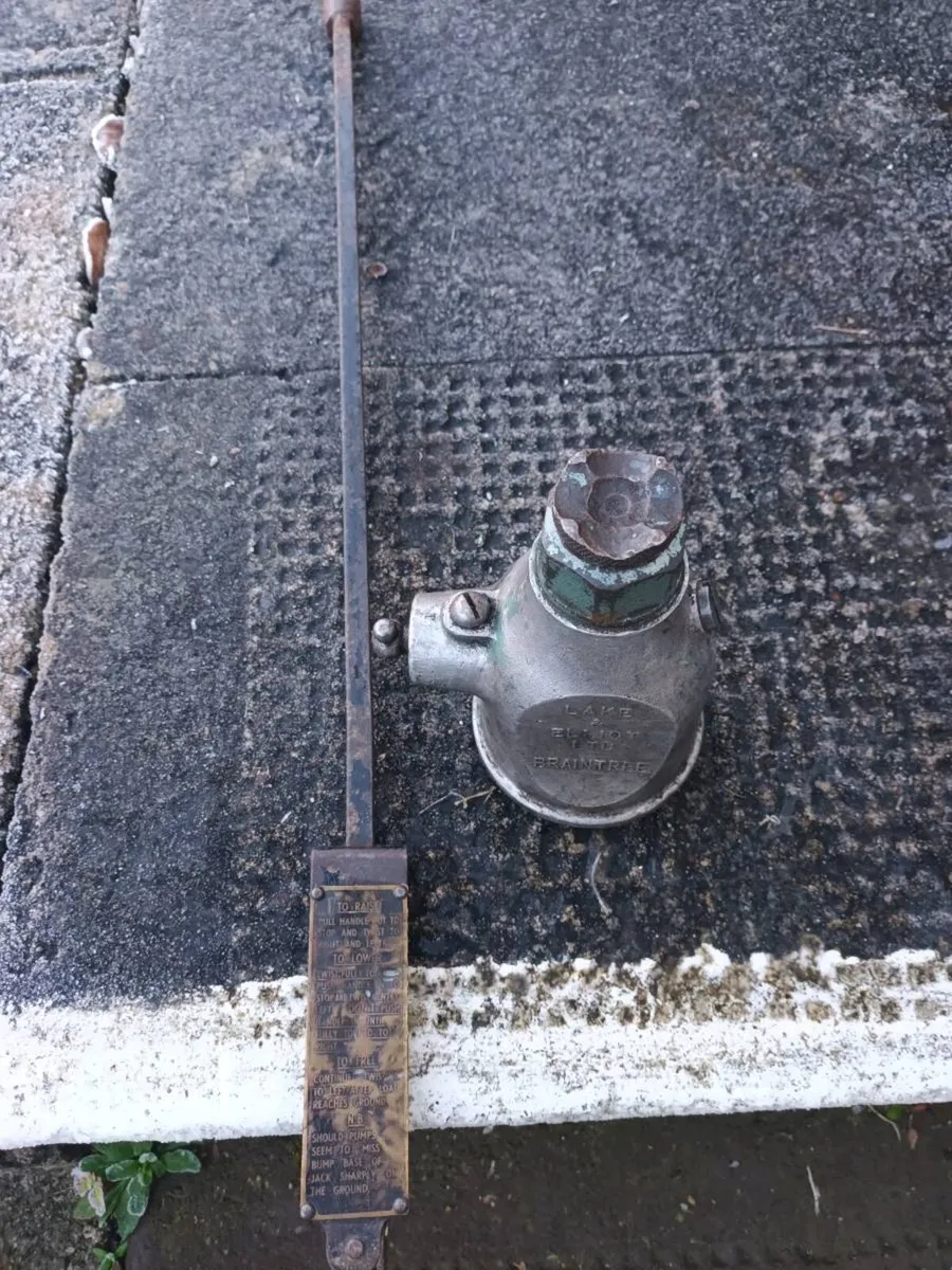 Vintage Car Jack - Image 3