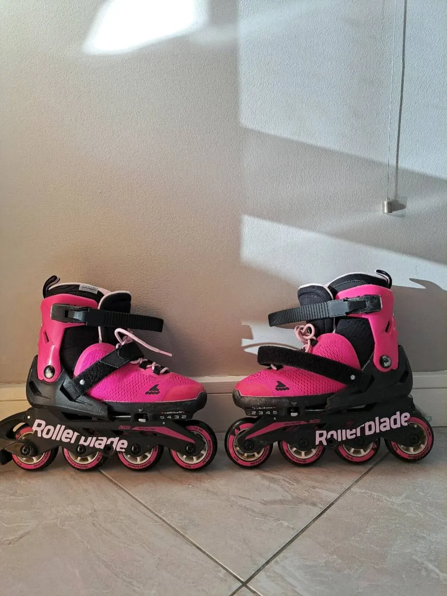 Rollerblades adjustable size uk 1-4 - Image 1