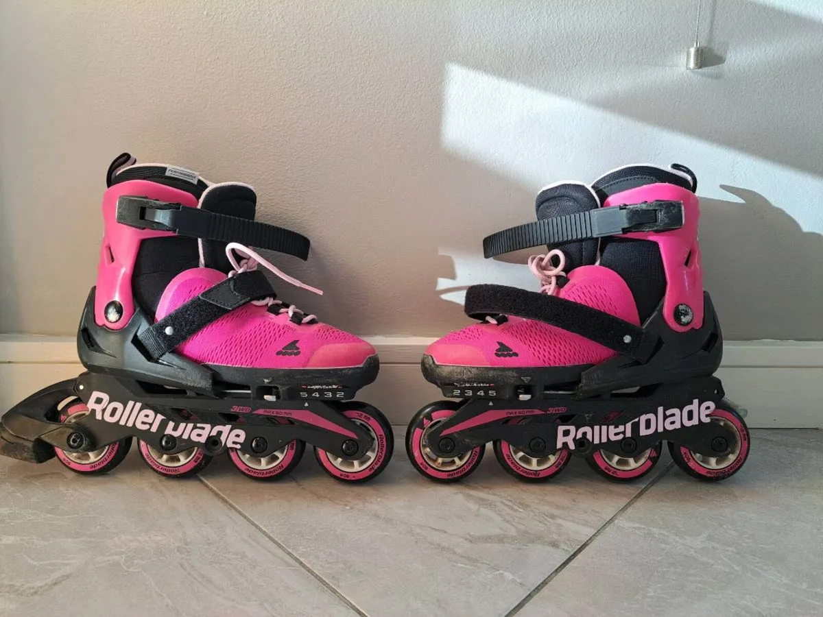 Rollerblades adjustable size uk 1-4 - Image 3
