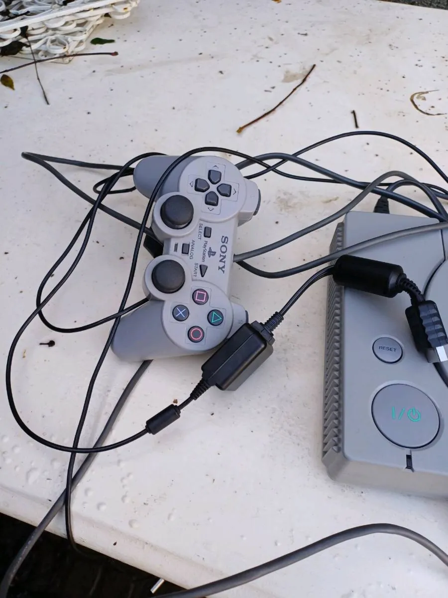 Vintage Sony PlayStation 1 - Image 3