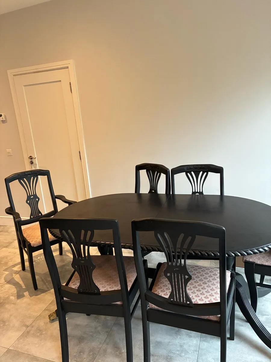 Rossmore dining table & chairs - Image 4