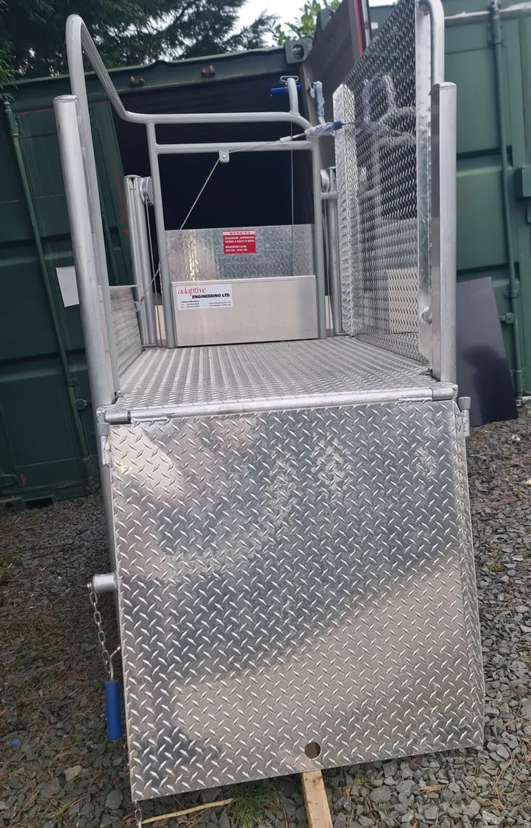 Mobilift CX Portable Wheelchair Lift – Brand New - Image 4