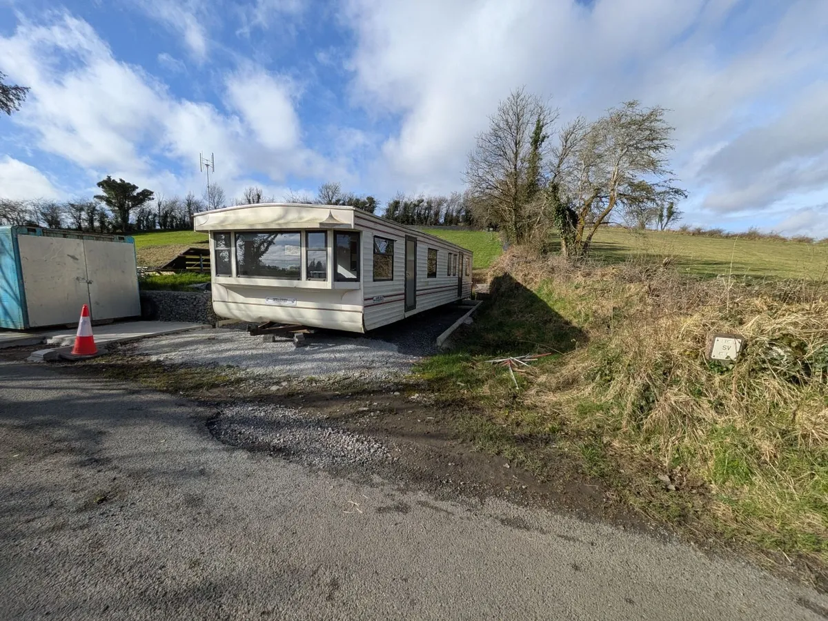 Mobile home Willerrby 35' x 12' half Price SALE - Image 1