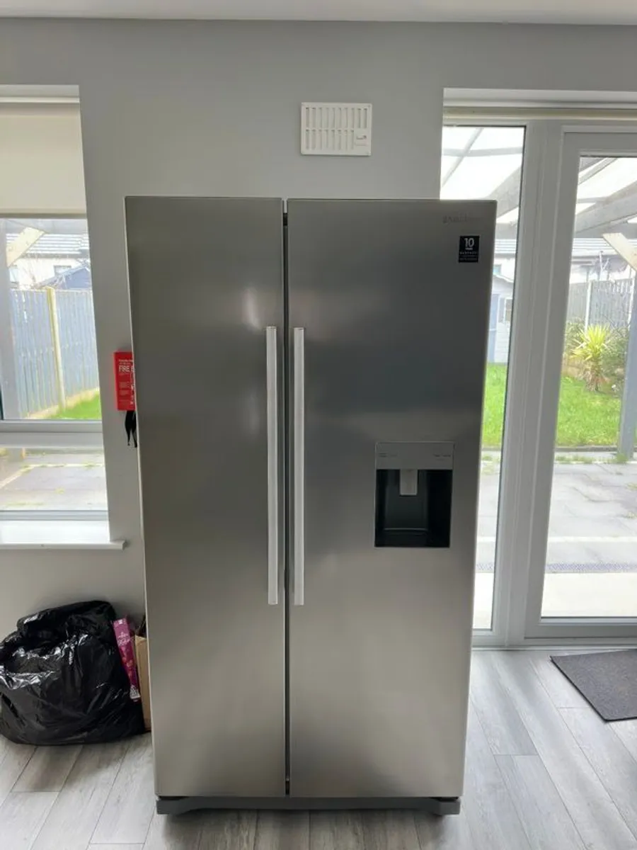 Samsung American Style Fridge Freezer - Image 1
