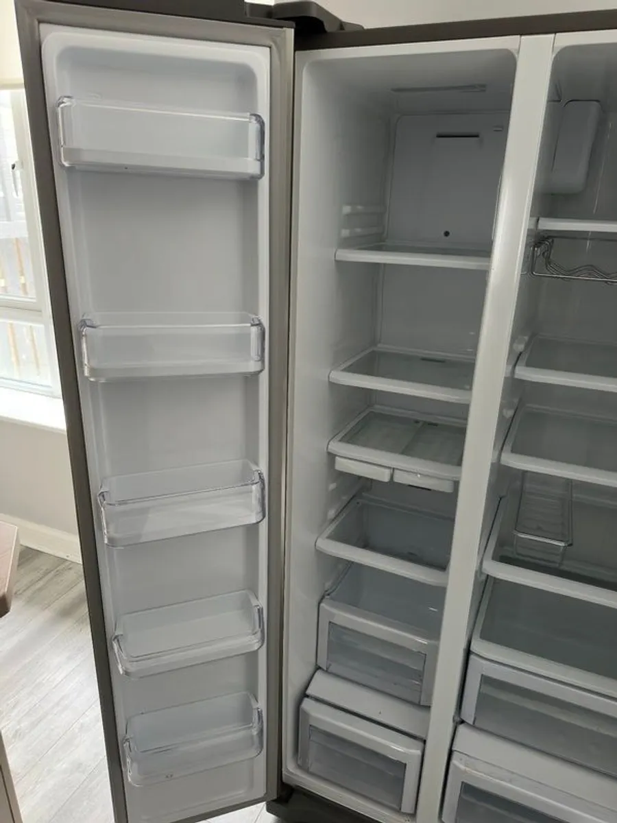 Samsung American Style Fridge Freezer - Image 4