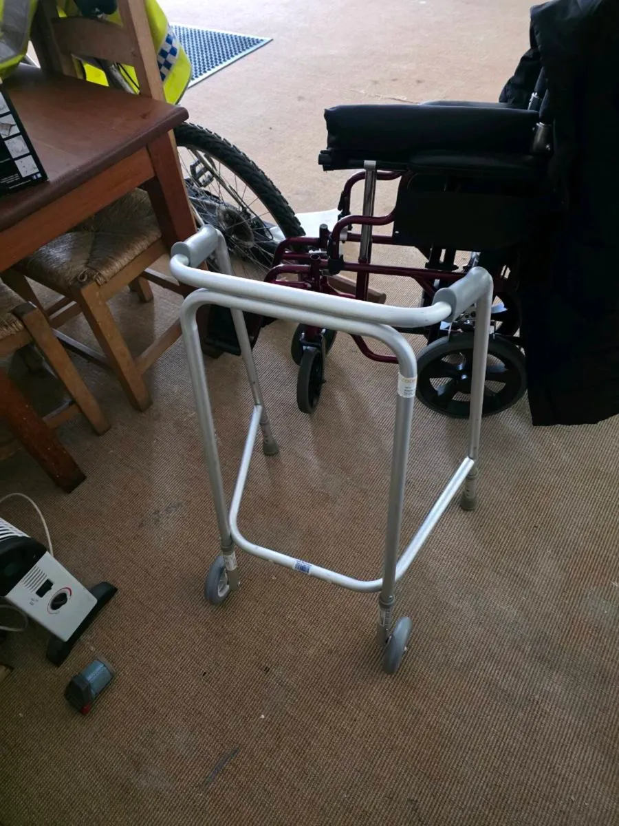 Wheelchair - Image 4