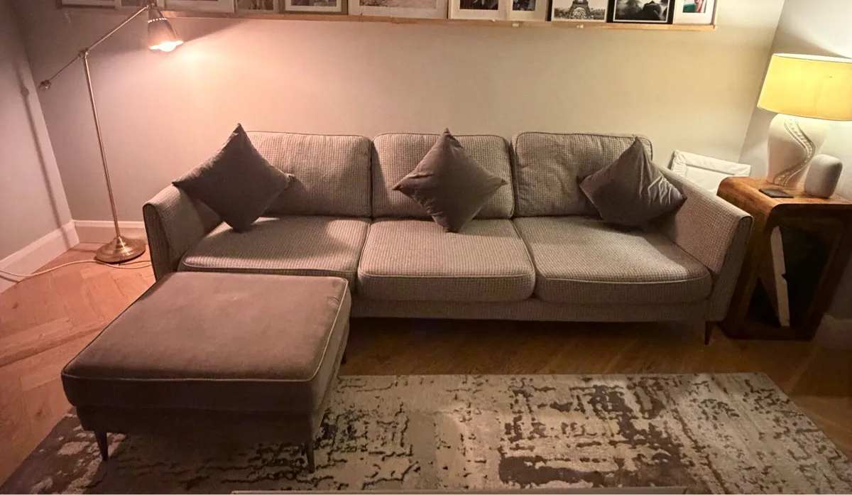 4 Seater Grey/houndstooth Sofa with footstool - Image 1