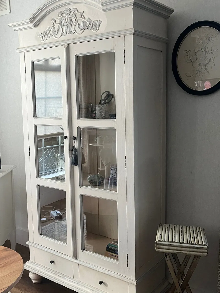 Display cabinet