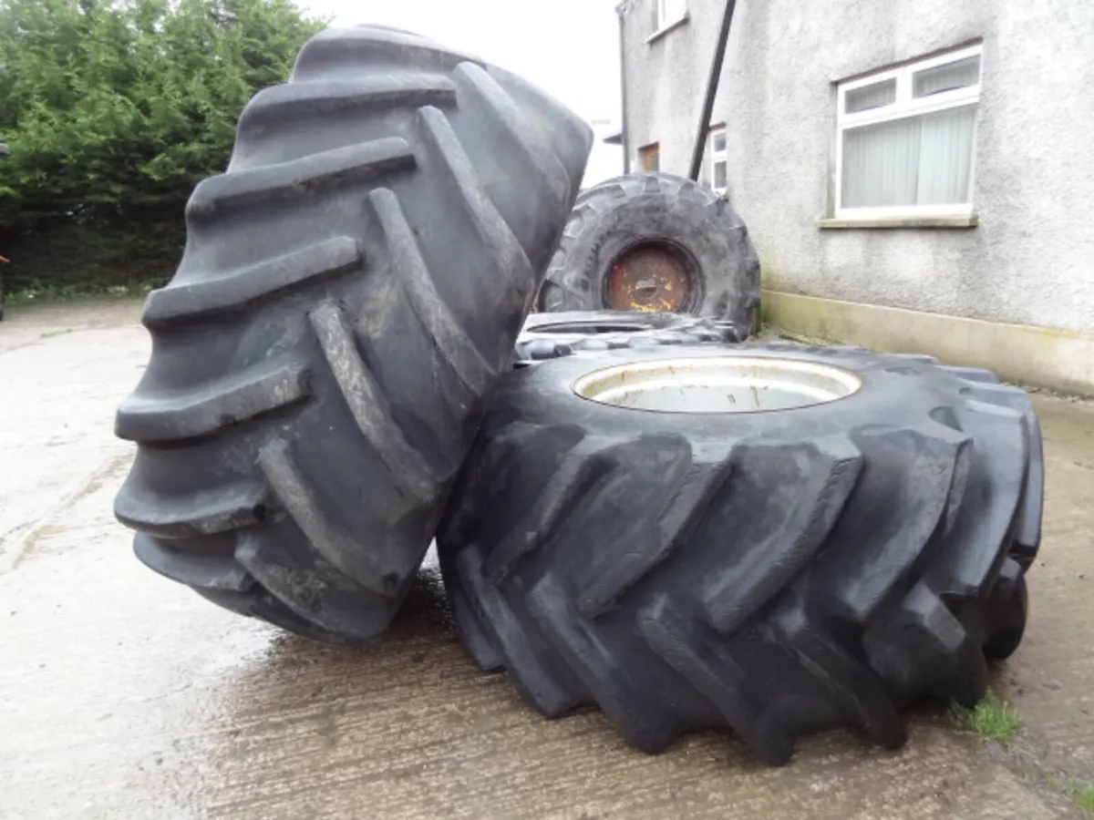 Pair Goodyear 800/65R32 8 Stud Wheels - Image 2