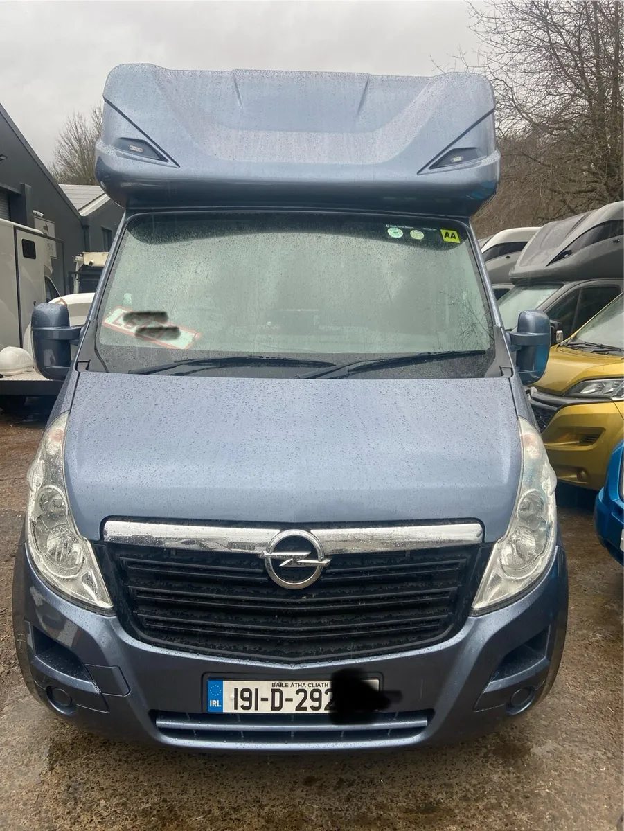 Brand new 3.5 tonnes 2 stall Horsebox - Image 3