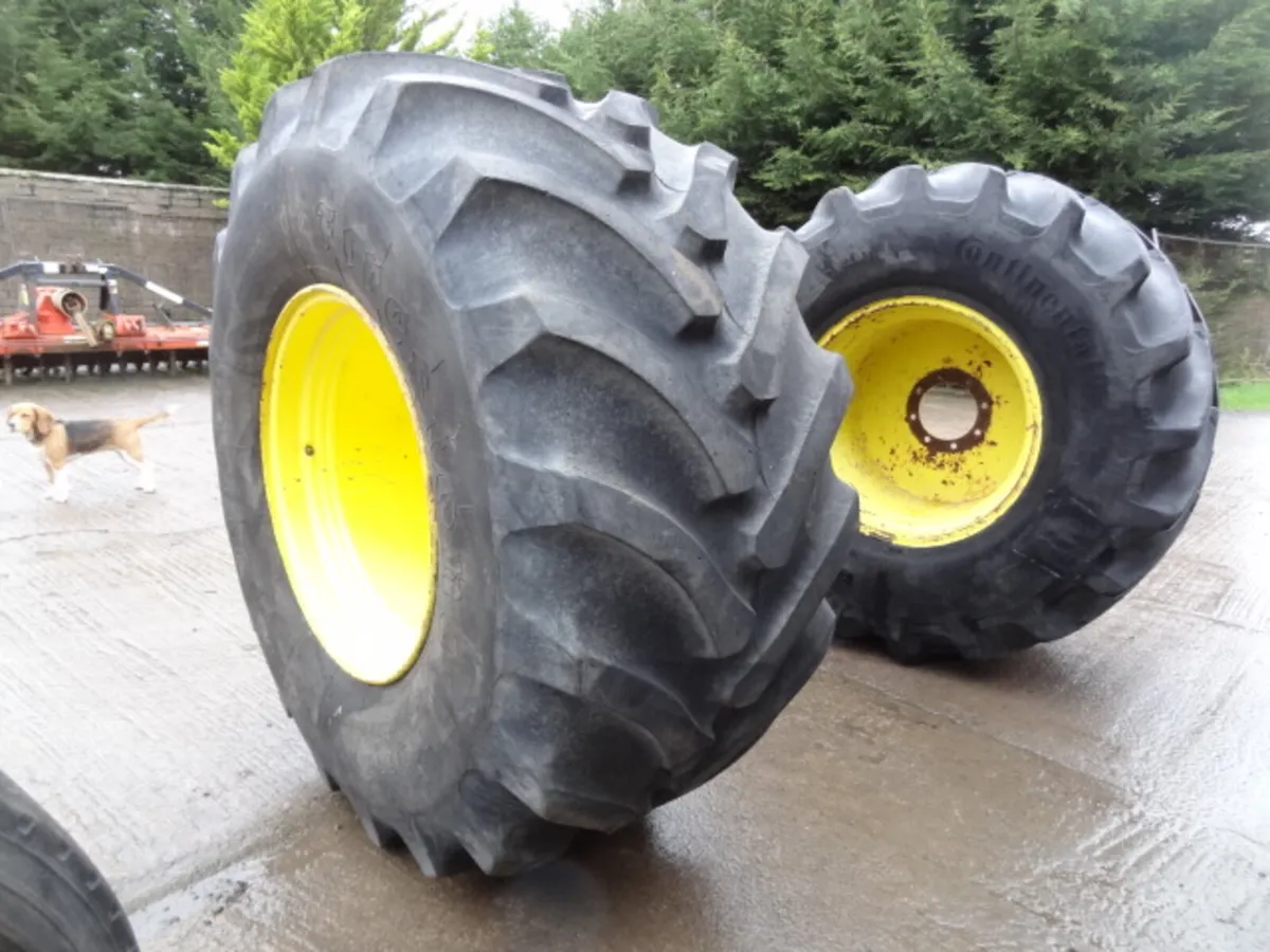 Pair 800 Wheels 800/65r32 - Image 1