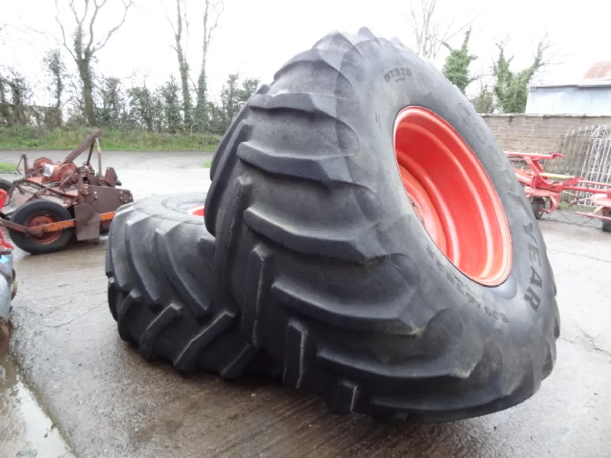 Pair 800 Wheels 800/65r32 - Image 4